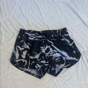 DSG Black & White Abstract Print Athletic Shorts